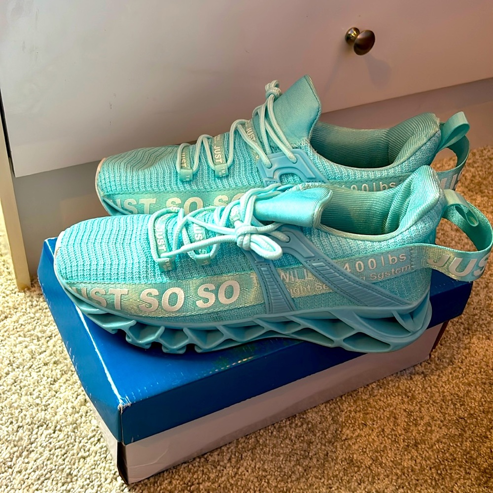 Just So So tennis shoes